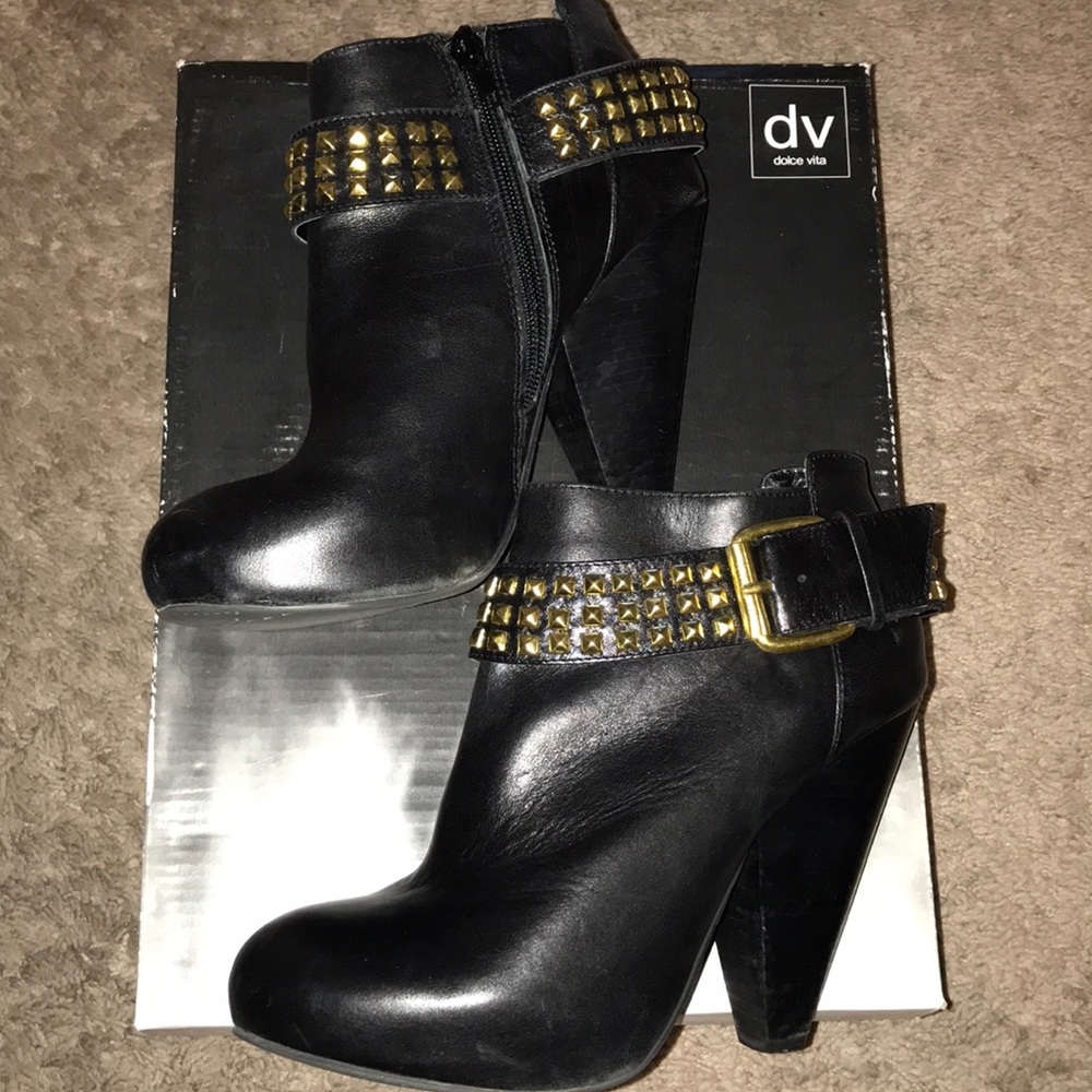 Boots - Picture 3 of 6